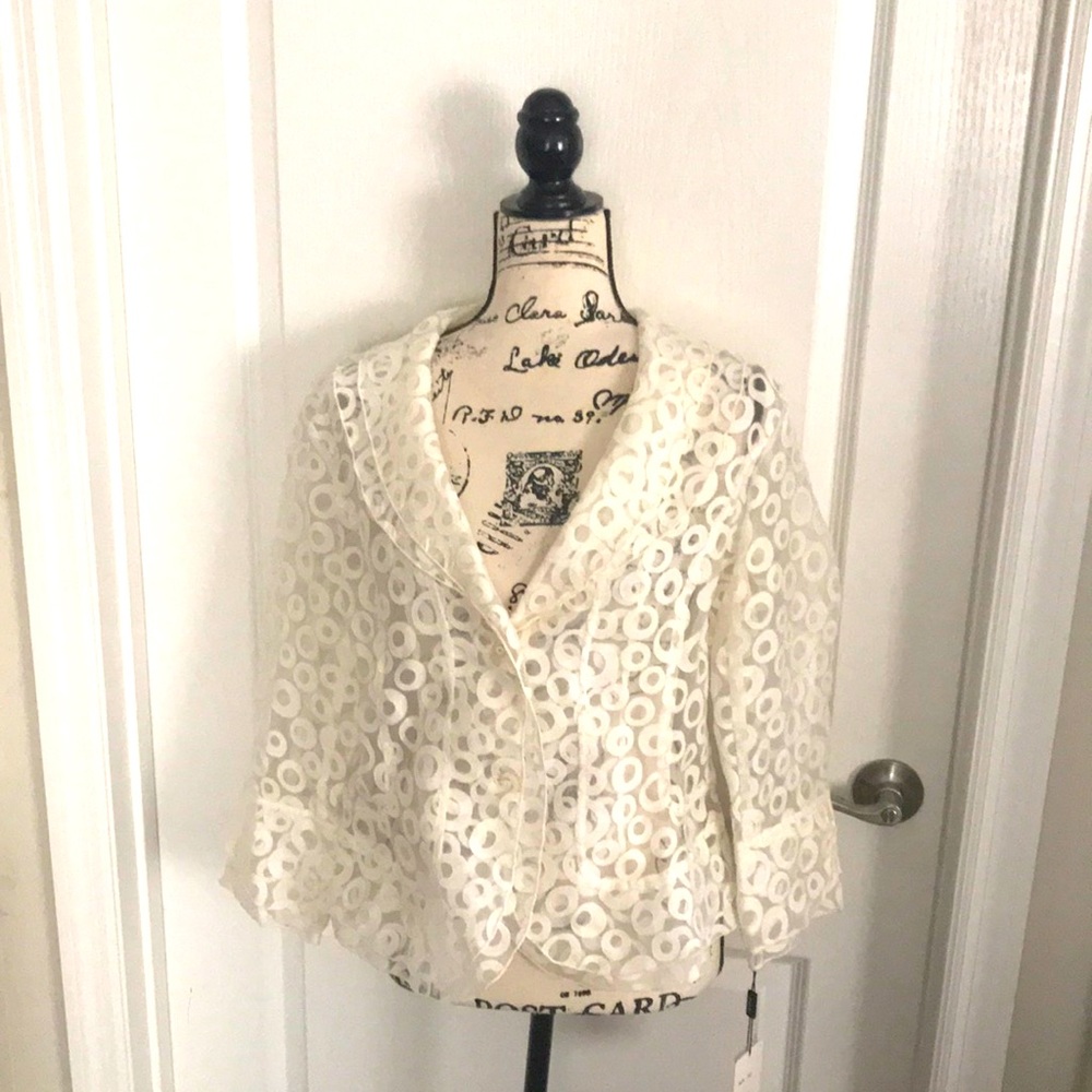 NABI top. NWT